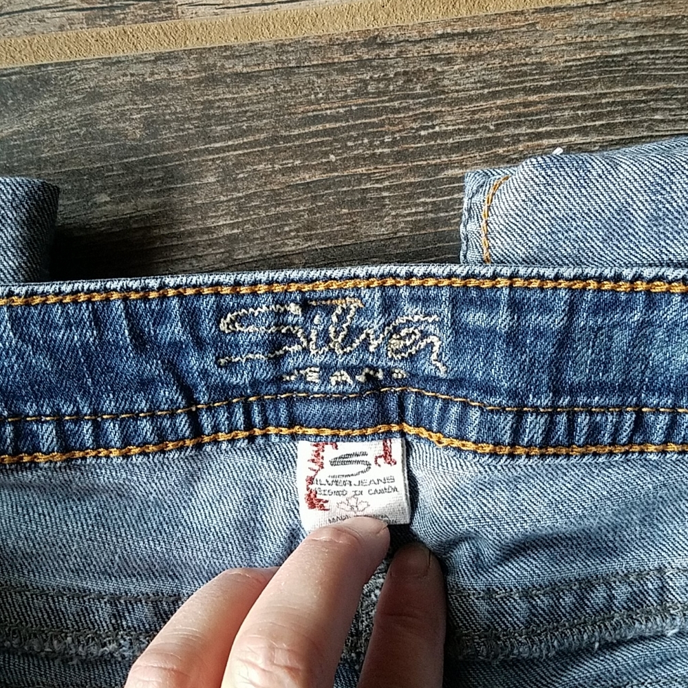 SILVER Capris - Picture 5 of 8